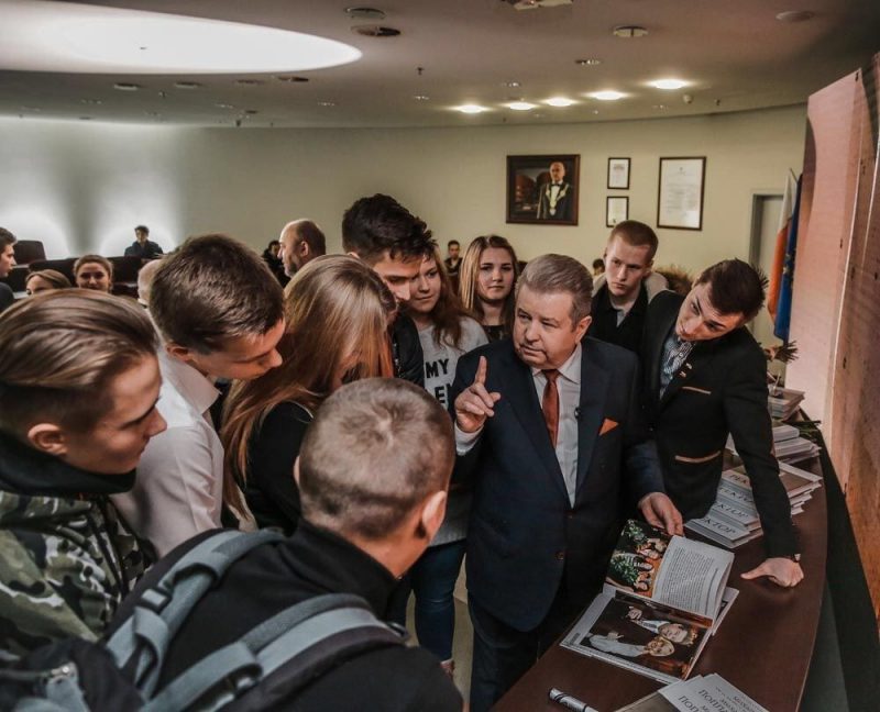 Мотивационная книга предназначена для широкого круга читателей / фото centrumprasowe.pap.pl