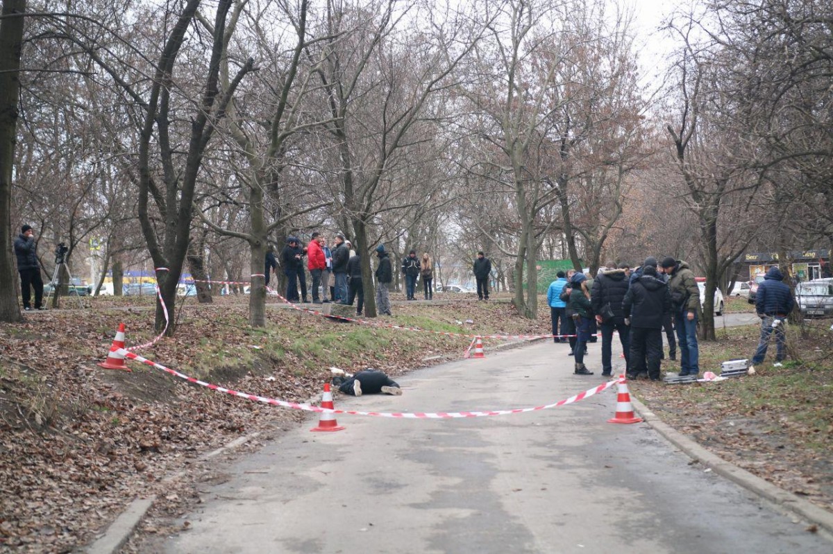 Чоловіка розстріляли серед білого дня / фото dp.informator.ua Чоловіка розстріляли серед білого дня / фото dp.informator.ua