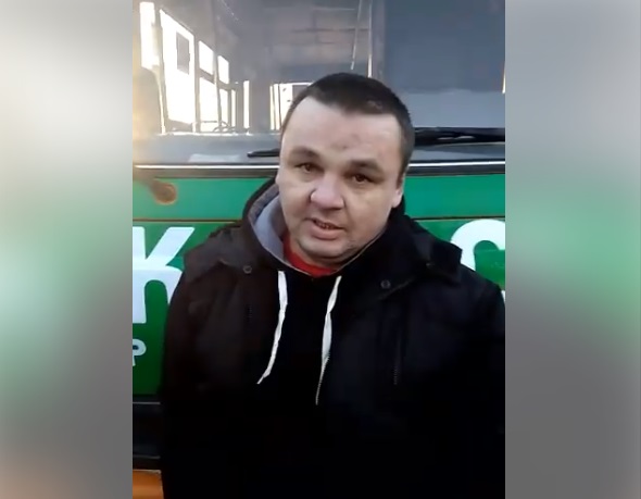 Водій перепросив за свій вчинок / Скріншот Водій перепросив за свій вчинок / Скріншот