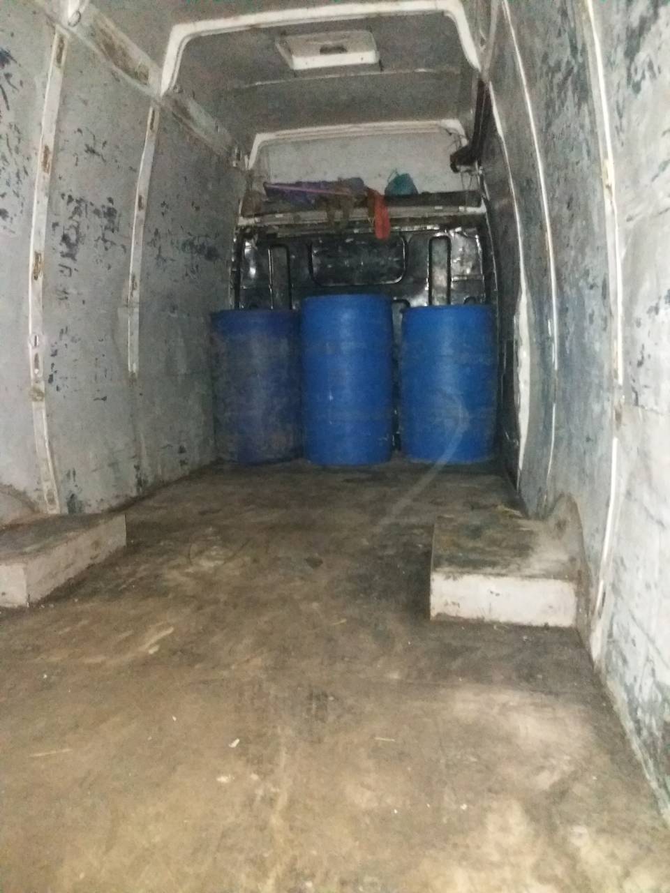 На Тернопільщині вилучили 2,4 тис. л спирту невідомого походження на 605 тис. грн / фото відділ організації роботи ГУ ДФС у Тернопільській області На Тернопільщині вилучили 2,4 тис. л спирту невідомого походження на 605 тис. грн / фото відділ організації роботи ГУ ДФС у Тернопільській області