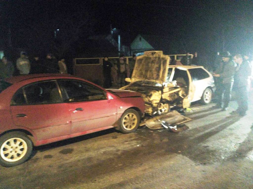 В Житомире после аварии спасатели деблокировали пострадавшего водителя из искореженного автомобиля / ДСНС Украины в Житомирской области В Житомире после аварии спасатели деблокировали пострадавшего водителя из искореженного автомобиля / ДСНС Украины в Житомирской области