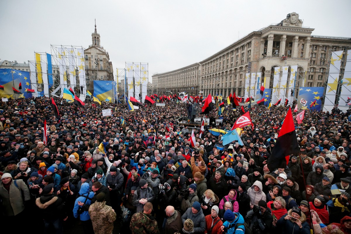 Митинг на Майдане 10 декабря / REUTERS