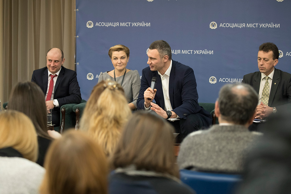Кличко отметил, что ему удалось отстоять интересы общин при принятии Госбюджета на 2018 год / фото kiev.klichko.org Кличко отметил, что ему удалось отстоять интересы общин при принятии Госбюджета на 2018 год / фото kiev.klichko.org
