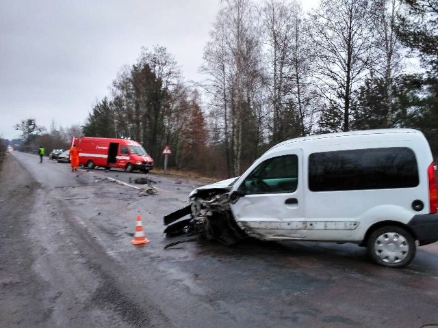 На Житомирщине спасатели дважды за сутки ликвидировали последствия аварий / фото ГСЧС в Житомирской области На Житомирщине спасатели дважды за сутки ликвидировали последствия аварий / фото ГСЧС в Житомирской области