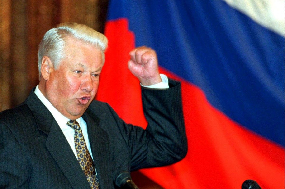 Борис Єльцин скаже лише чотири слова: «Я втомився, я йду» / фото REUTERS