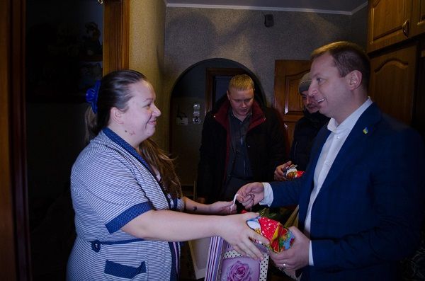 Атоян подякувала за отримані подарунки та турботу / прес-служба ТОДА Атоян подякувала за отримані подарунки та турботу / прес-служба ТОДА