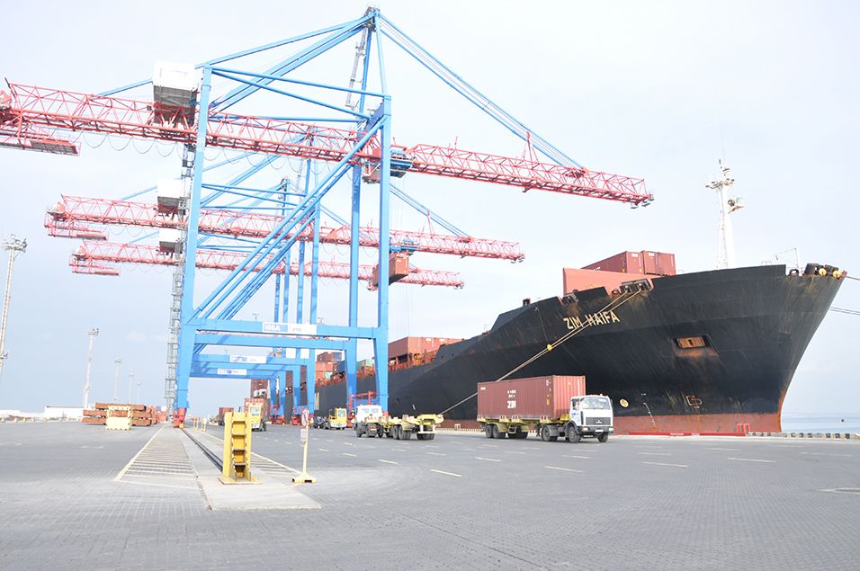 В Одеський порт зайшов перший контейнеровоз-п'ятитисячник / фото port.odessa.ua В Одеський порт зайшов перший контейнеровоз-пятитысячник / фото port.odessa.ua