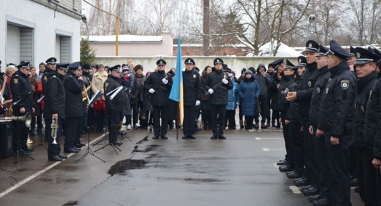 В Житомире торжественно приняли присягу более 60 новых патрульных полицейских / фото полиции Житомирщины В Житомире торжественно приняли присягу более 60 новых патрульных полицейских / фото полиции Житомирщины