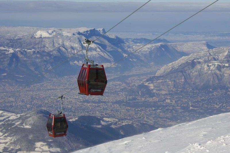 На цій канатній дорозі працюють 70 кабін / фото chamrousse.com На цій канатній дорозі працюють 70 кабін / фото chamrousse.com