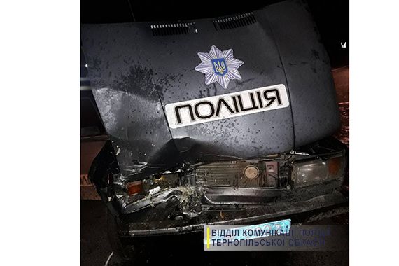 У ДТП постраждав поліцейський автомобіль / фото tp.npu.gov.ua У ДТП постраждав поліцейський автомобіль / фото tp.npu.gov.ua