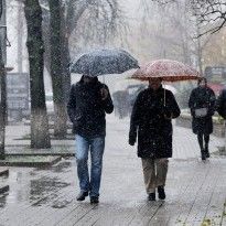Снег и похолодание: в Украину идет непогода