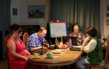 "Классическое политическое решение": министр культуры дал объяснение запрету сериала "Сваты" прошлой властью