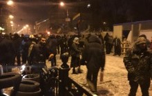 У поліції заявили, що частина прихильників Саакашвілі вранці на чолі з нардепом перебувала "з кийками і палицями" у холі готелю "Київ"