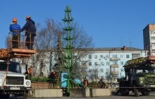 У Житомирі почали встановлювати головну ялинку міста