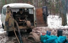 На Житомирщині поліція припинила спроби видобутку бурштину: вилучено авто з обладнанням (фото)