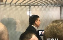 Саакашвили пересадили со скамьи подсудимых за стеклом к адвокатам