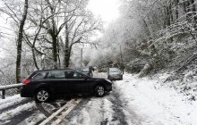 Сильный снегопад парализовал движение в Великобритании
