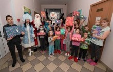 Дружини футболістів "Шахтаря" виконали новорічні мрії дітей з "Охматдиту"