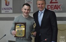 Гімнаст Радівілов вдруге поспіль отримав нагороду кращому спортсмену місяця від НОК