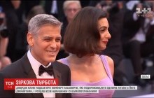 Джордж Клуни раздал наушники пассажирам своего рейса во время путешествия с младенцами (видео)