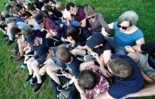 Вчені визначили вік, коли людина відчуває себе максимально самотньою