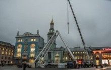 К новогодним праздникам в Киеве монтируют самое большое в Украине колесо обозрения (фото)