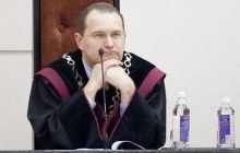 Дивує, що "посвяту" новому Верховному суду дає глава Венеціанської комісії - голова КС Литви Жалімас