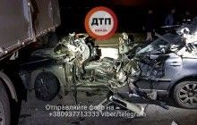 В жутком ДТП под Киевом погиб мужчина и его беременная жена