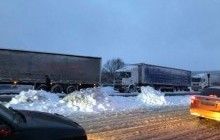 Огромную пробку из фур под Киевом сняли с высоты птичьего полета (видео)