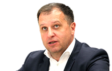 "Когда у тебя семь человек, арендованных из одной команды, и перед игрой с этой командой ты понимаешь, что теряешь полсостава, то это очень сложно"