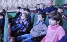 В Житомире в День святого Николая почти 400 детей посмотрели театральное представление (фото)