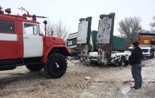На Житомирщині рятувальники звільнили із снігового замету маршрутний автобус з пасажирами