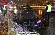 У Києві BMW на величезній швидкості в'їхав у відбійник: пасажир загинув, водій втік (фото)