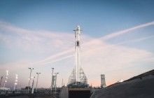 SpaceX успішно запустив ракету Falcon 9 з десятьма супутниками (фото, відео)