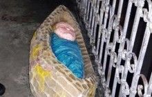 На площі Ринок у Львові чоловік поцупив із шопки колиску із скульптурою Іісуса