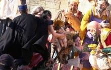 Topless Femen activist tries to snatch Jesus statue from Vatican crib – media