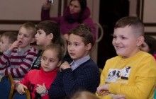 200 дітей з Тернопільщини отримали подарунки в рамках благодійної акції "Від Миколая до Різдва" (Фото)