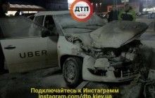 На парковці супермаркету в Києві сталася масштабна ДТП із пожежею (фото)