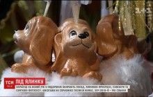 Журналісти дізналися, що дарують один одному українці на новорічні свята (відео)