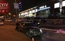 У Києві переслідування Mercedes закінчилося пошкодженням шести автомобілів (фото)