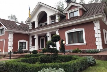 Yuriy Lutsenko's house