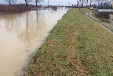 Паводки в Україні: з деякими селами втрачено сполучення