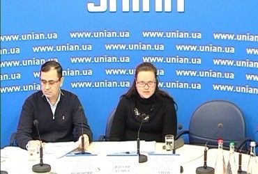 Замена схем лечения ВИЧ-положительных людей может привести к распространению резистентной формы вируса ВИЧ