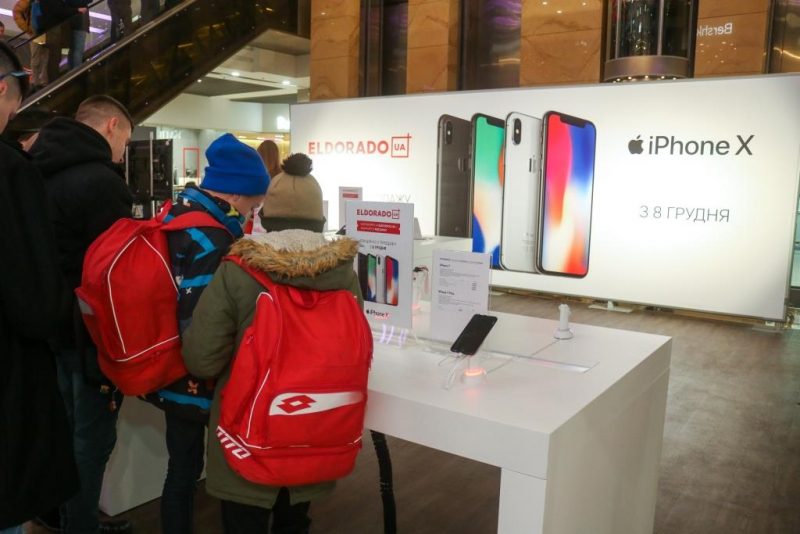 Как прошел День Икс: в Украине уже можно купить новый iPhone X Как прошел День Икс: в Украине уже можно купить новый iPhone X