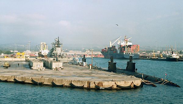 Капітан порту Тартус взяв в українців паспорти та інші документи, які відмовився повертати / CypLIVE Капітан порту Тартус взяв в українців паспорти та інші документи, які відмовився повертати / CypLIVE