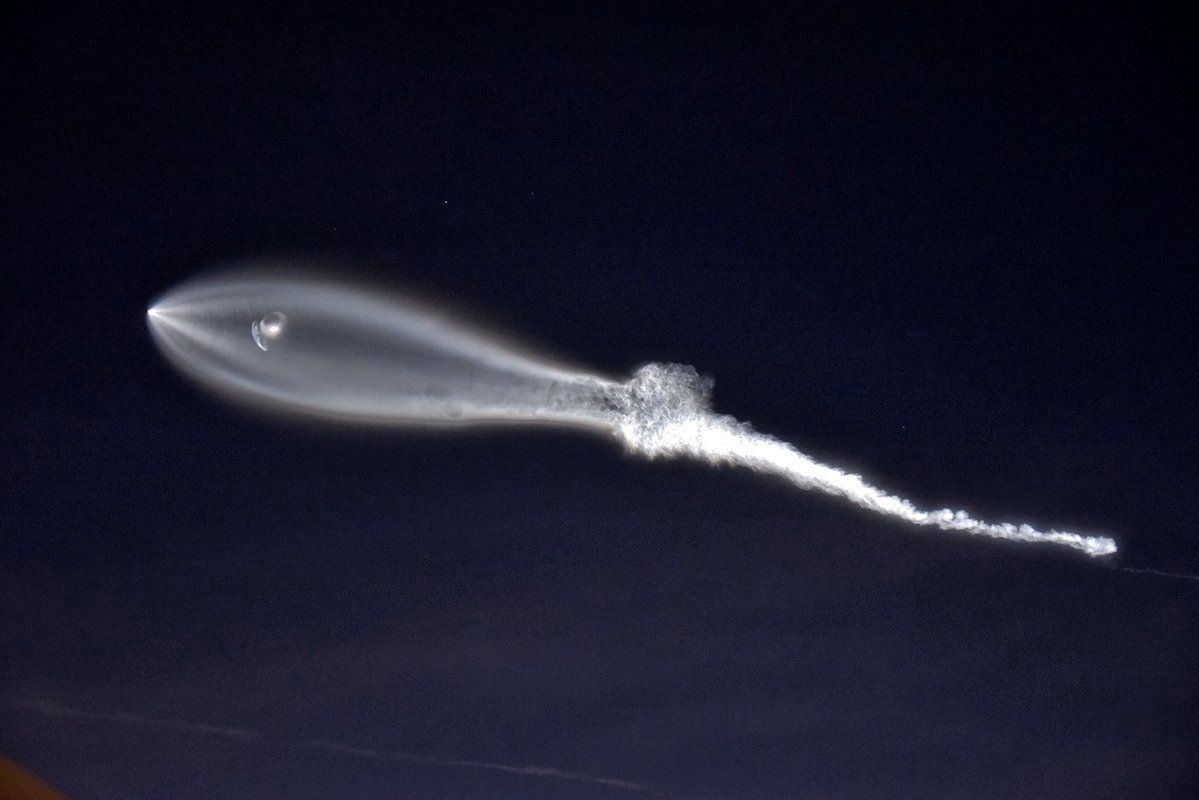 Запуск Falcon 9 / REUTERS Запуск Falcon 9 / REUTERS
