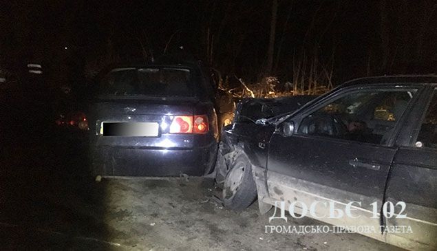На Тернопільщині внаслідок ДТП важко травмовано пасажира (фото) На Тернопільщині внаслідок ДТП важко травмовано пасажира (фото)