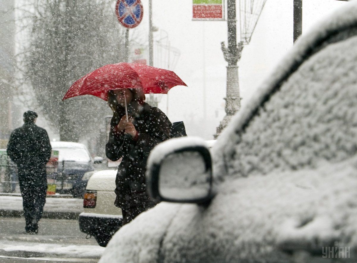 На вихідних в Україні буде "плюс", але багато дощів зі снігом / фото УНІАН