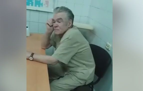 Говорят, что хирург был пьян / Скриншот Говорят, что хирург был пьян / Скриншот