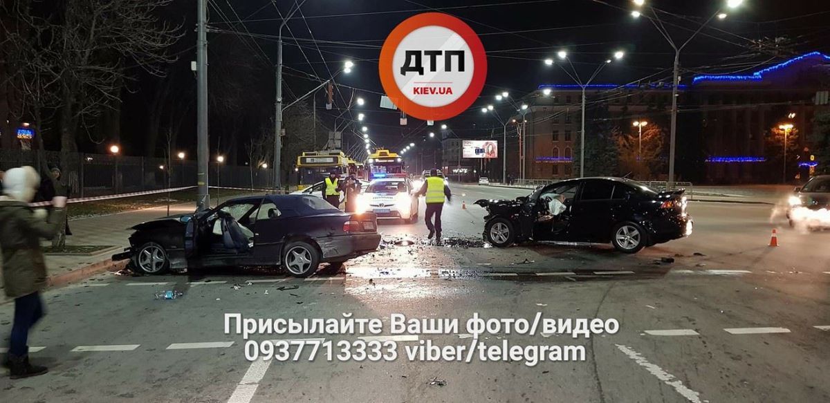 У ДТП на Солом'янці постраждали 5 людей / фото facebook.com/dtp.kiev.ua У ДТП на Солом'янці постраждали 5 людей / фото facebook.com/dtp.kiev.ua